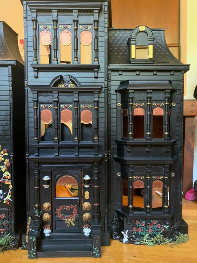 haunted halloween dollhouse