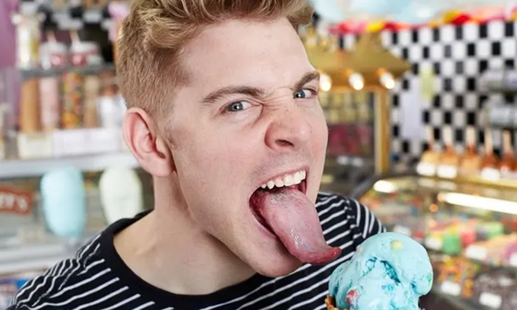 Longest Tongue - Top 10 World Records