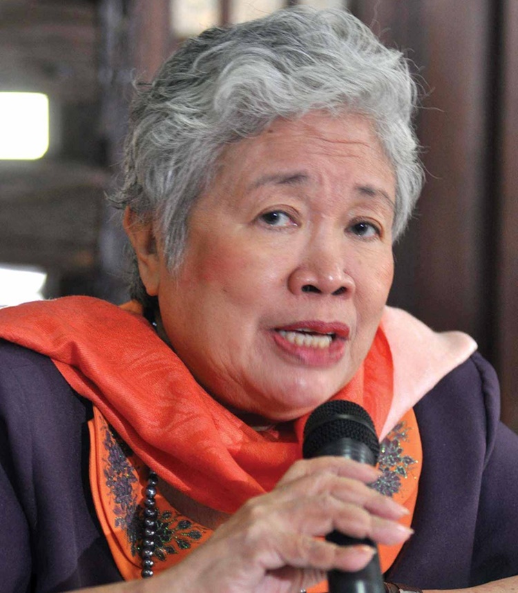Leonor Briones