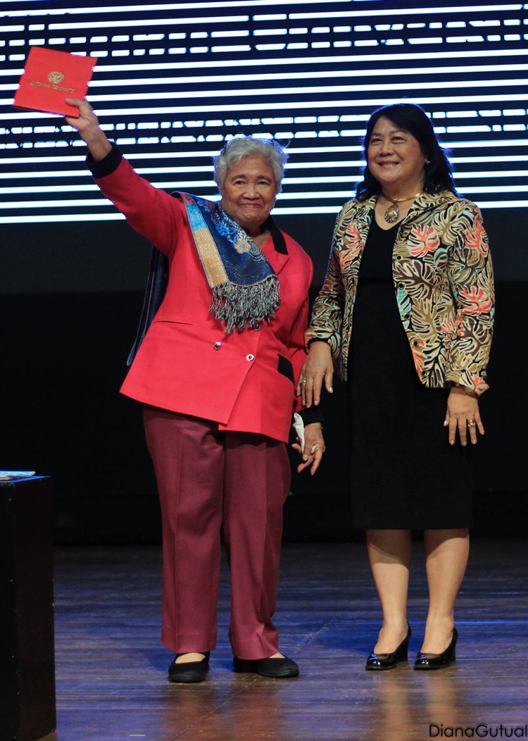 Leonor Briones